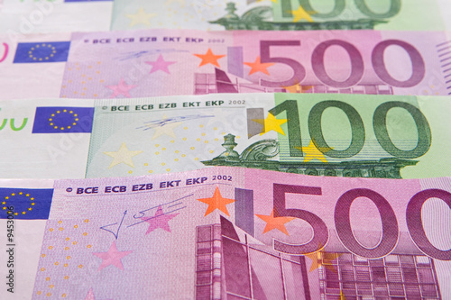 Hundred and five hundred bills of euros-Shallow DOF-