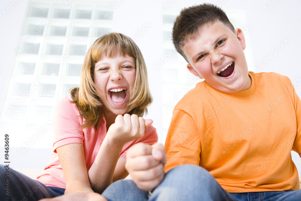 Screaming kids Screaming kids
