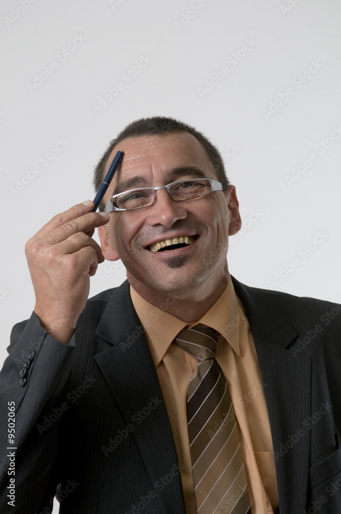 Kluge Idee des optimistischen Geschäftsmannes Kluge Idee des optimistischen Geschäftsmannes