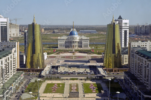 at the end of the Avenue of the Republic