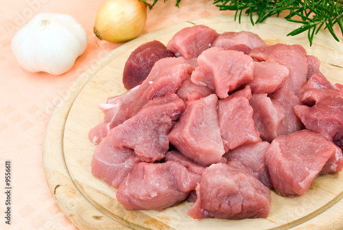 Schweinefleisch-roh, geschnitten