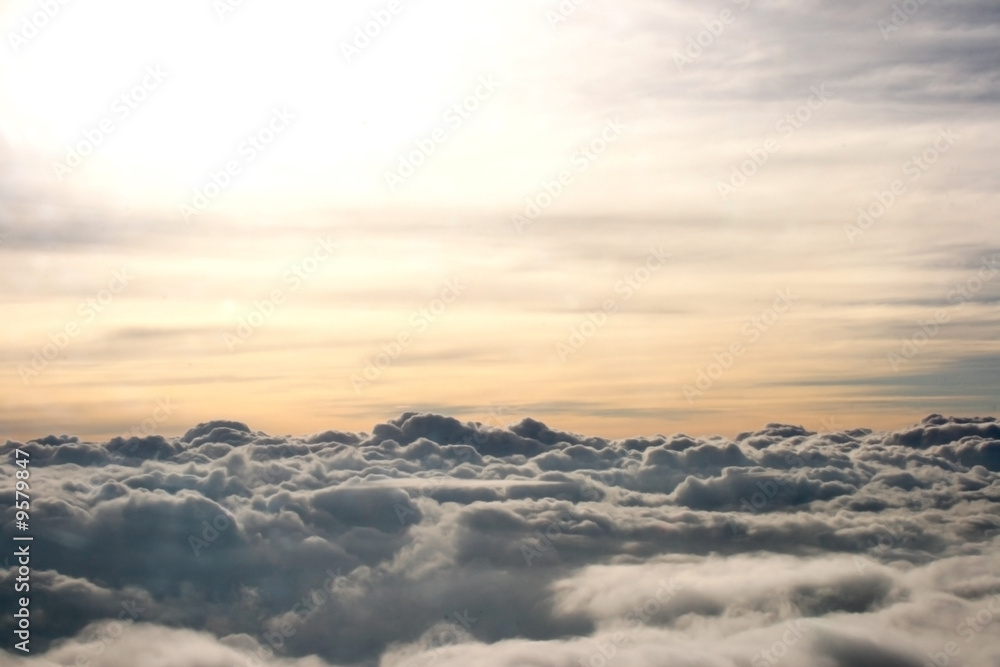 Über den Wolken