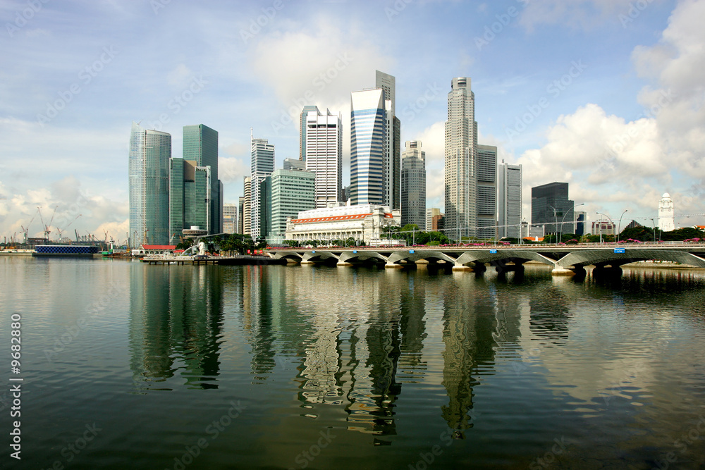 Naklejka premium Skyline of modern business district, Singapore