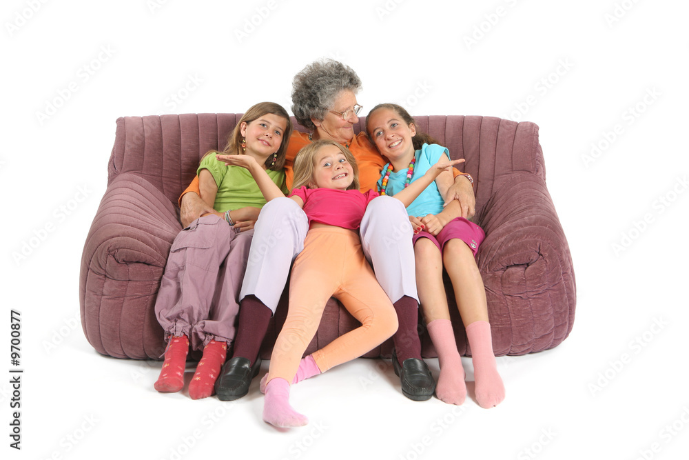 Enfants avec grand-mère