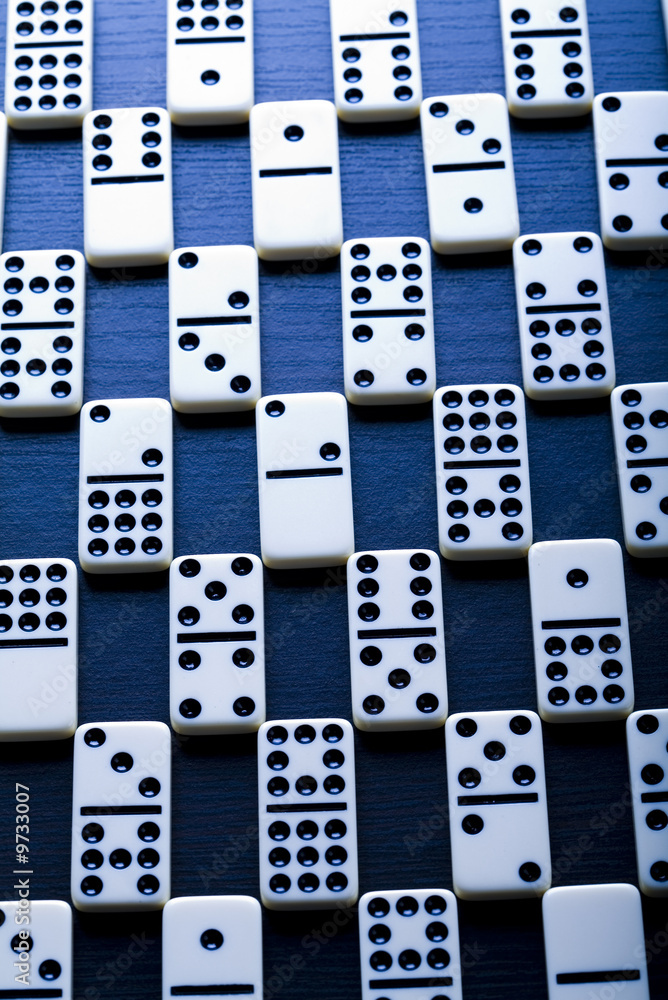 Domino Domino