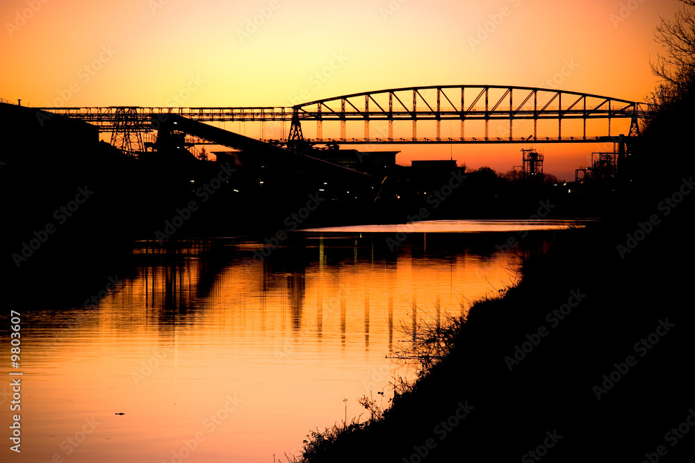 Naklejka premium Fabryka