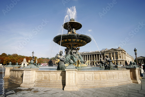 Fontaine Place de la Concorde Paris photo