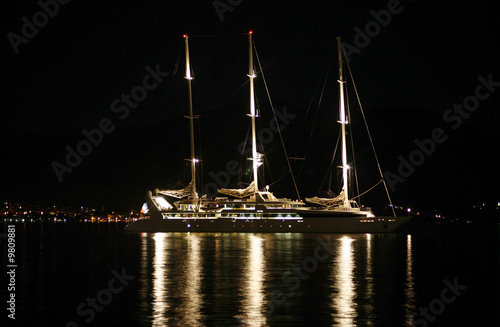 Obraz na płótnie luxury boat at night in the bay of korcula island n croatia w salonie