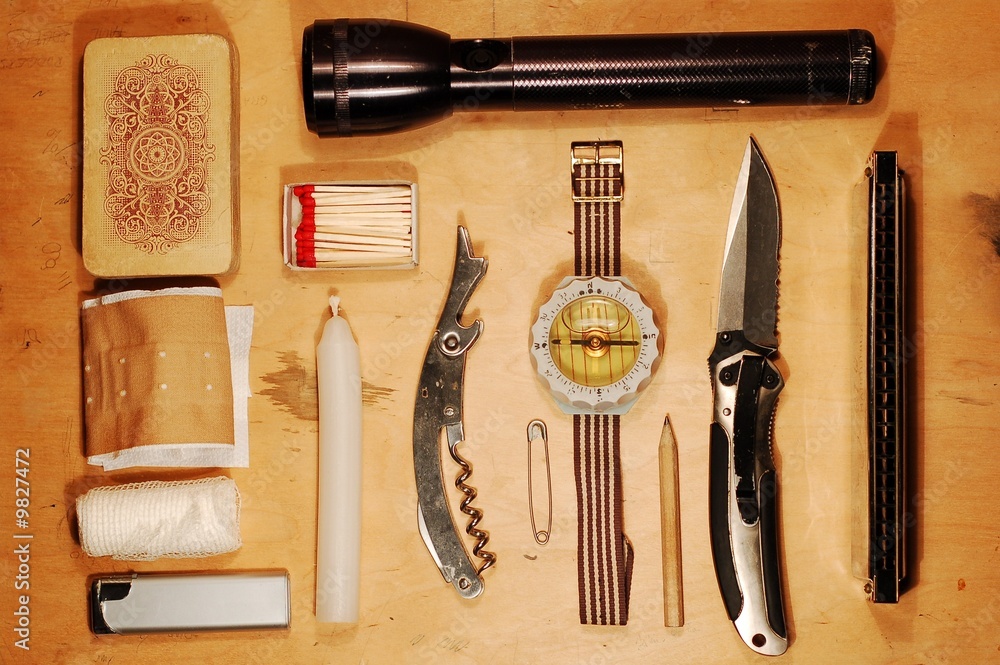 Obraz premium Outdoor emergency kit