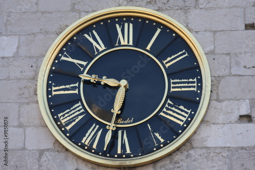 Horloge de l'église notre dame à Grenoble
