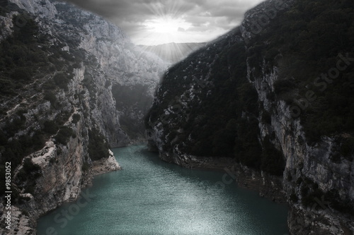 Entrée obscure des gorges du verdon