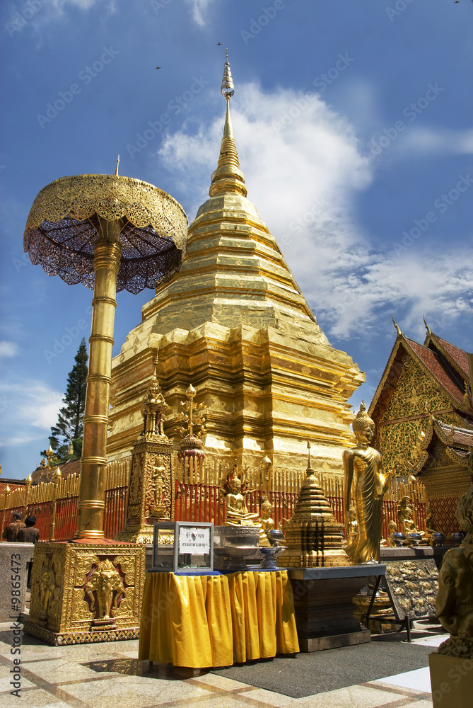 Fototapeta premium Thai Buddhist Temple at Doi Suthep in Chiang Mai
