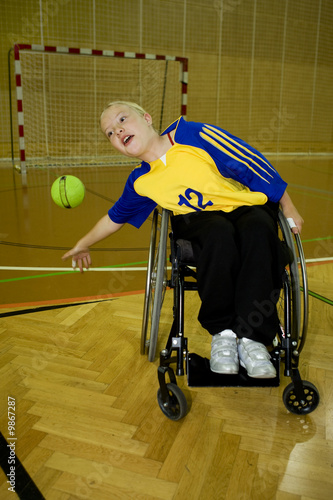 Behindertensport im Rollstuhl, Handball, Therapie beim Sport