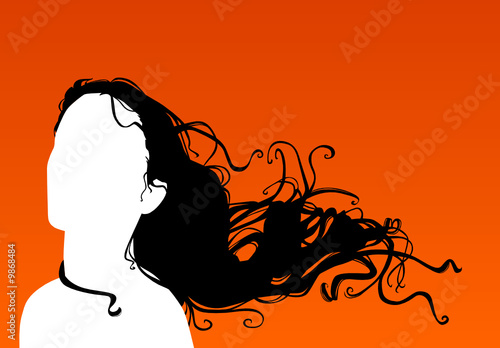 femme cheveux au vent
