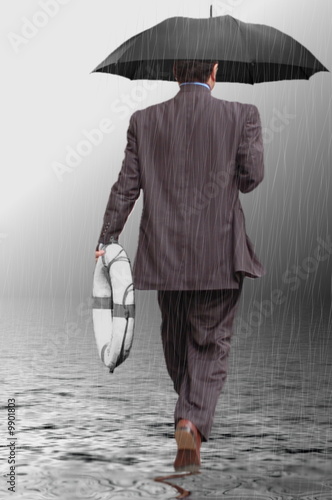 Mann mit Schirm