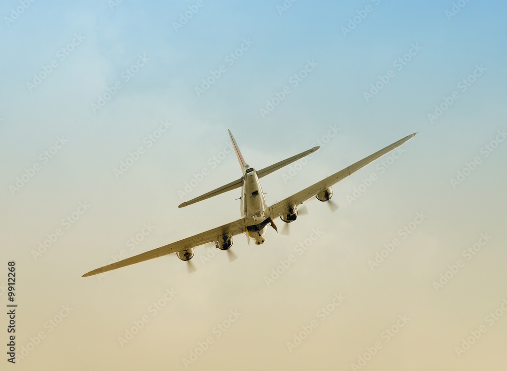 Fototapeta premium World War II era American bomber