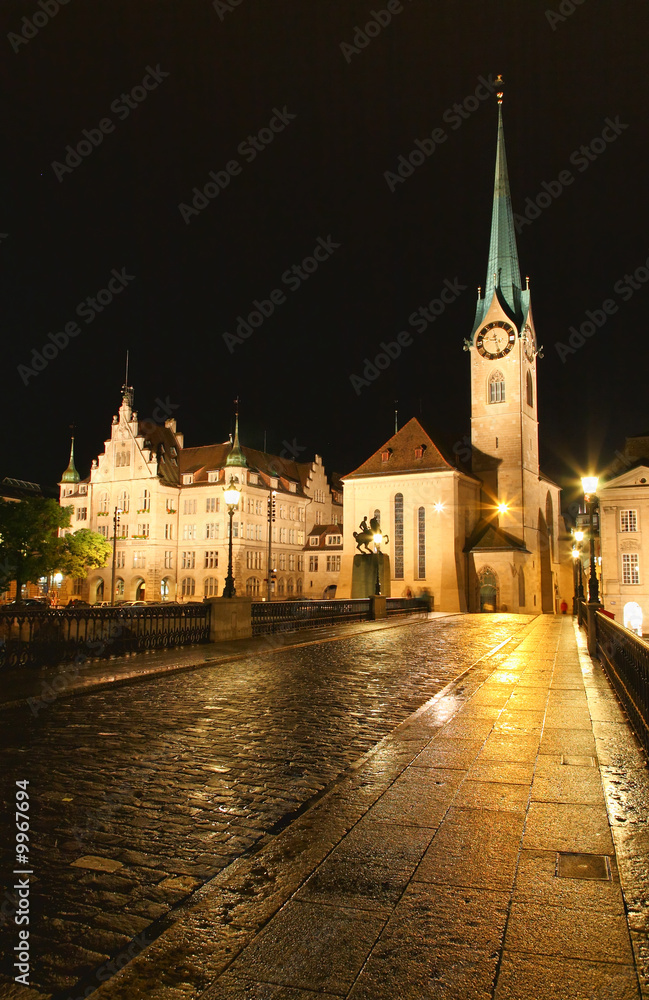 Naklejka premium The night view of the Fraumunster church in Zurich Switzerland