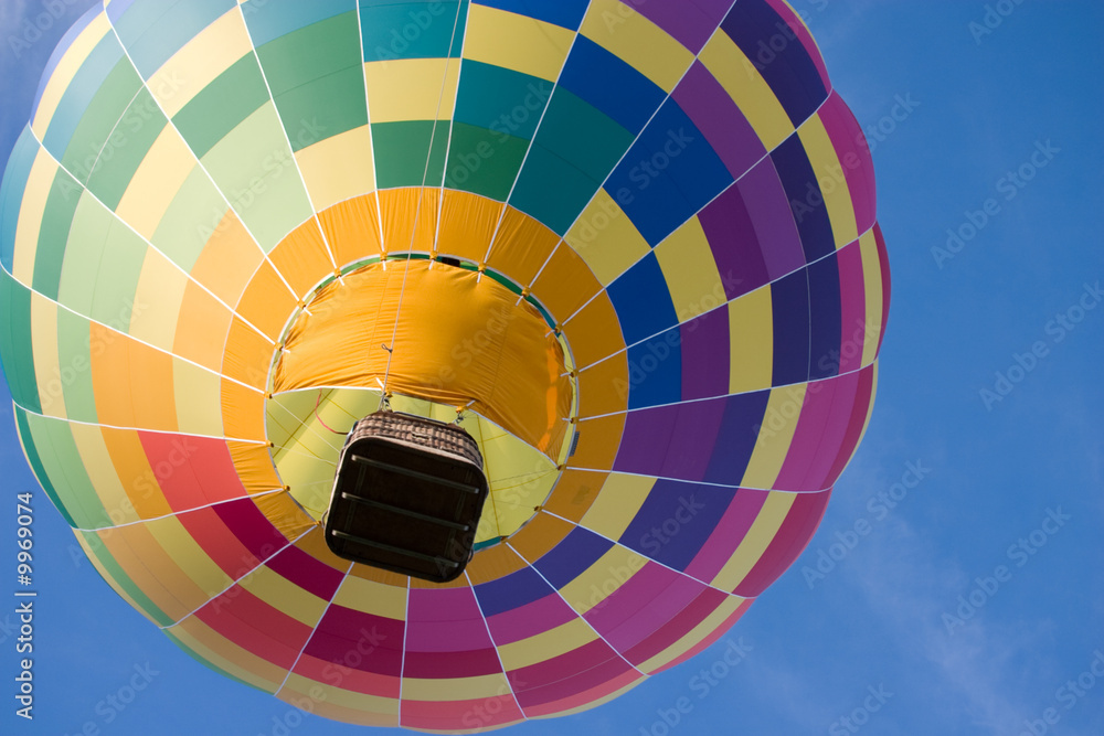 Naklejka premium Rainbow Hot Air Balloon