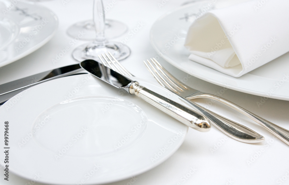 Table arrangement in very expensive restaurant