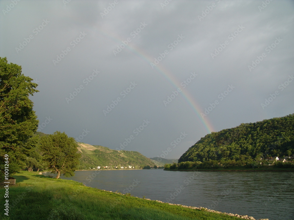 Regenbogen über Rhein Regenbogen über Rhein