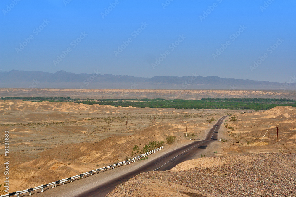route de la soie, dans le desert du kazakhstan, route de la soie, dans le desert du kazakhstan,