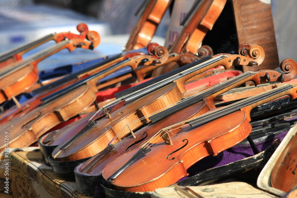 Fototapeta premium Violons d'occasion