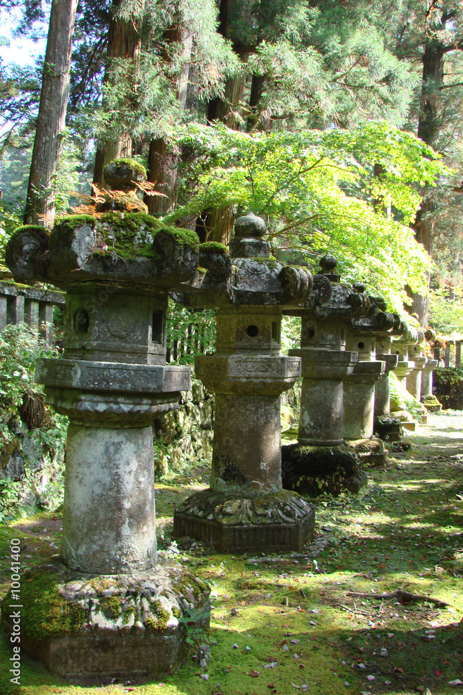 Lanternes de pierre à Nikko, Japon Lanternes de pierre à Nikko, Japon