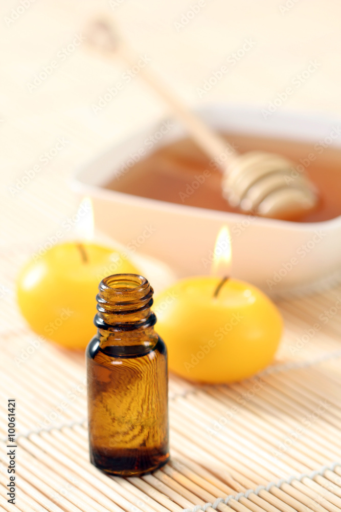 honey essential oil and fresh honey - beauty treatment honey essential oil and fresh honey - beauty treatment