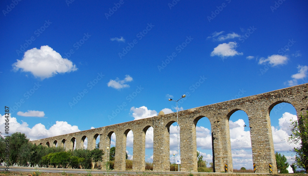 Fototapeta premium Ancient Roman aqueduct in Evora, Portugal.