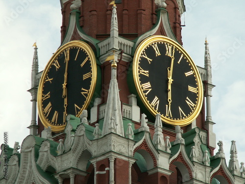 Orologio su Torre Spasskaya, Piazza Rossa, Mosca photo