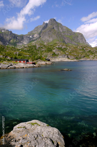 Fjord dans le iles Lofoten