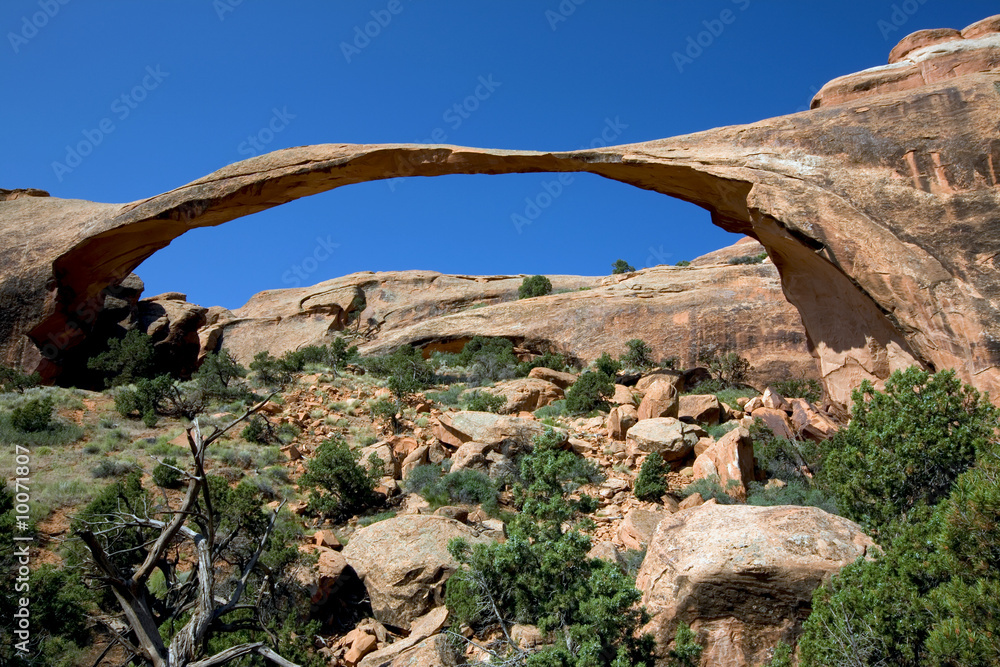 Der Landscape Arch im Arches National Park in Utah