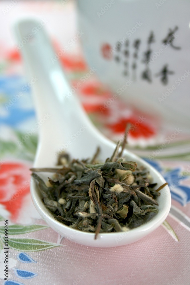 Fototapeta premium White Tea in China Spoon