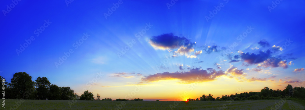 Beautiful hi-res panorama of a sunset in the country.