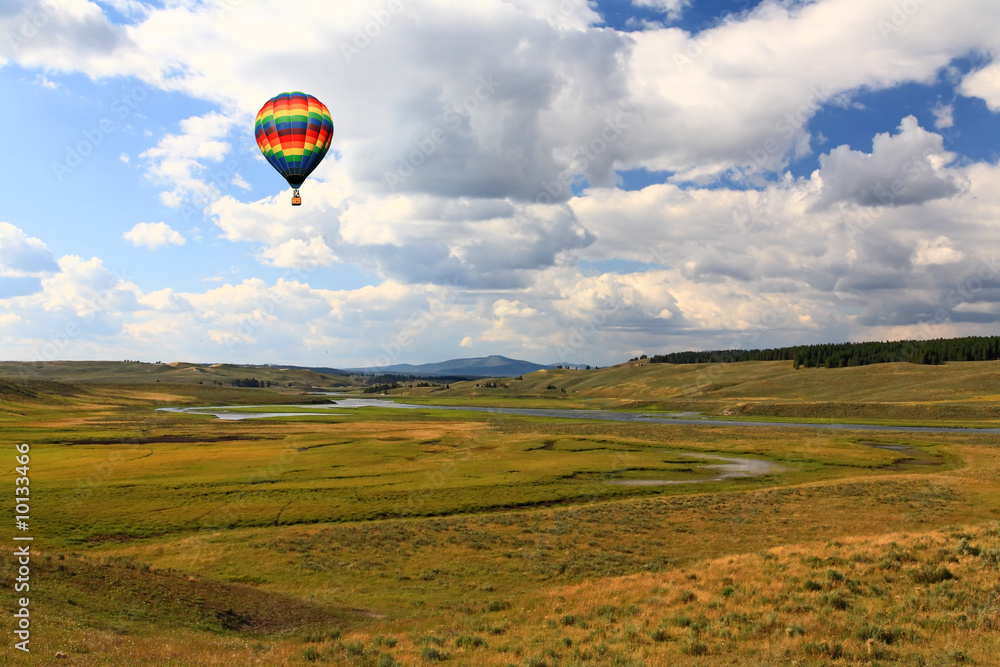 Obraz premium The scenery along the Yellowstone River in Yellowstone