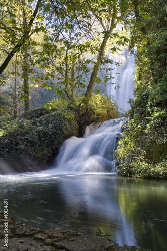 Torrente de vida con efecto seda