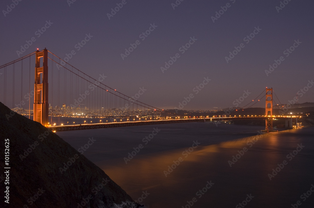 Fototapeta premium Golden Gate bridge at night