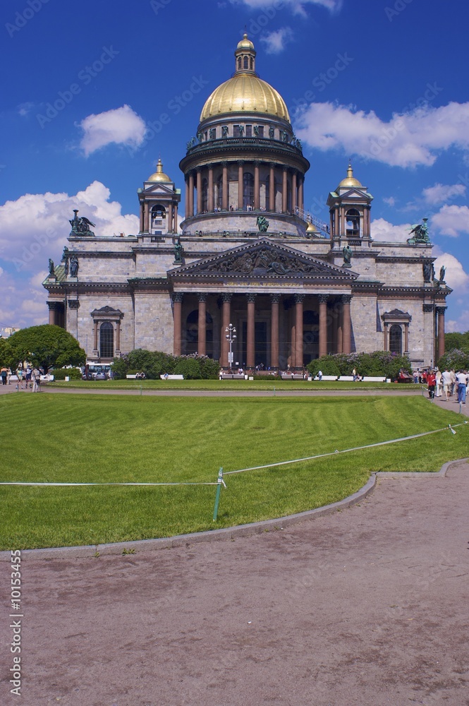 Daylight view of St. Isaac´s Cathedral