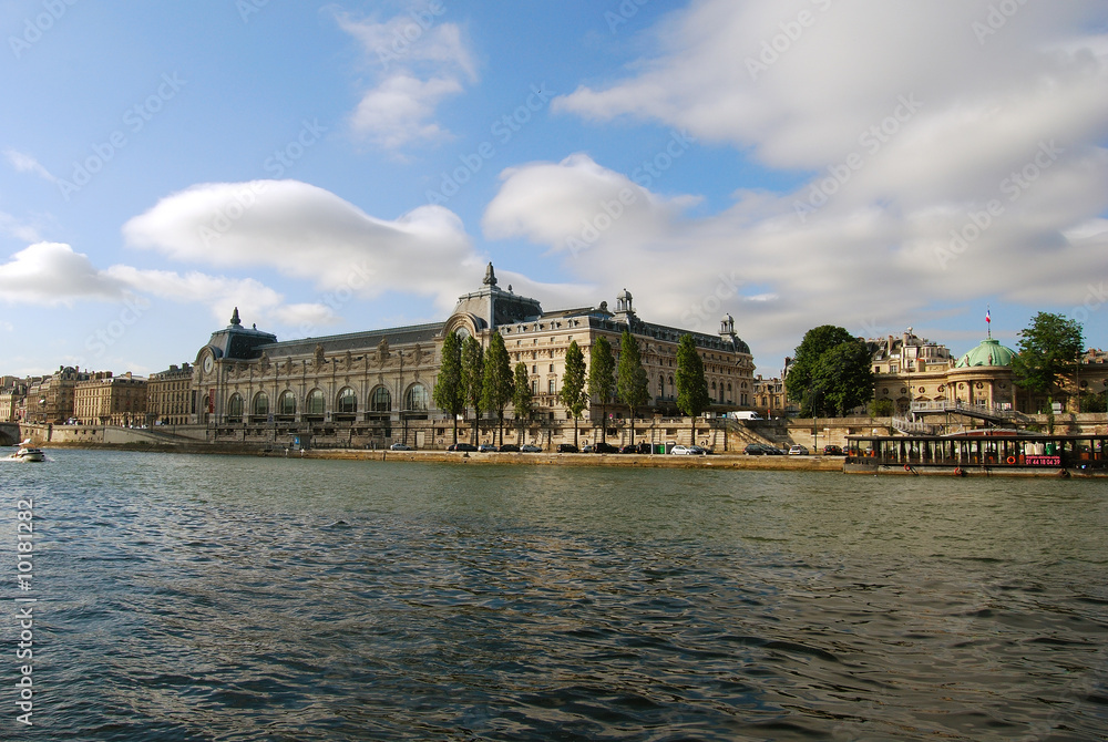 Sky zeppelins - Seine river and Paris city center