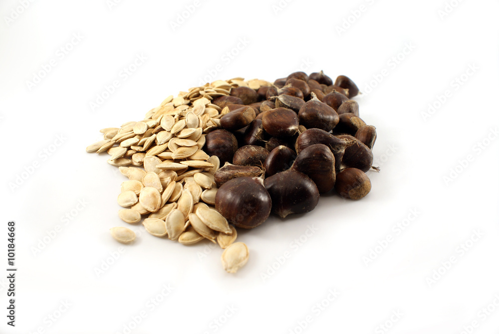 Obraz premium chestnuts and seeds