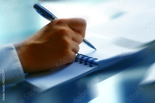 Obraz na płótnie businessman hand write message in note