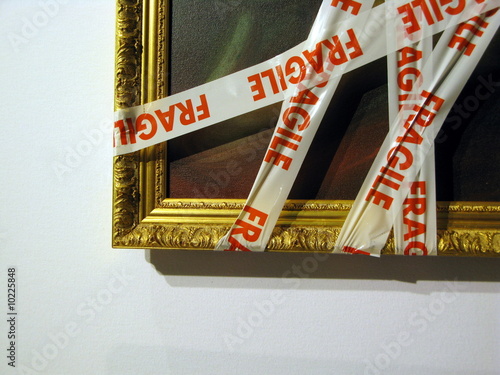 Art Fragile.