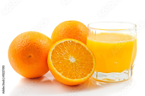 oranje juice isolated on white background