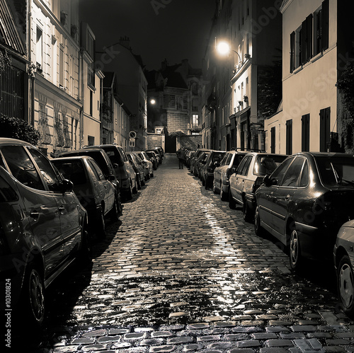 Canvas Print Small night street on Montmartre, Paris.