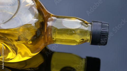 Photos Neck of olive oil bottle