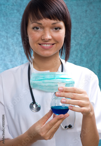 WOMEN WHO WORKS IN HOSPITAL