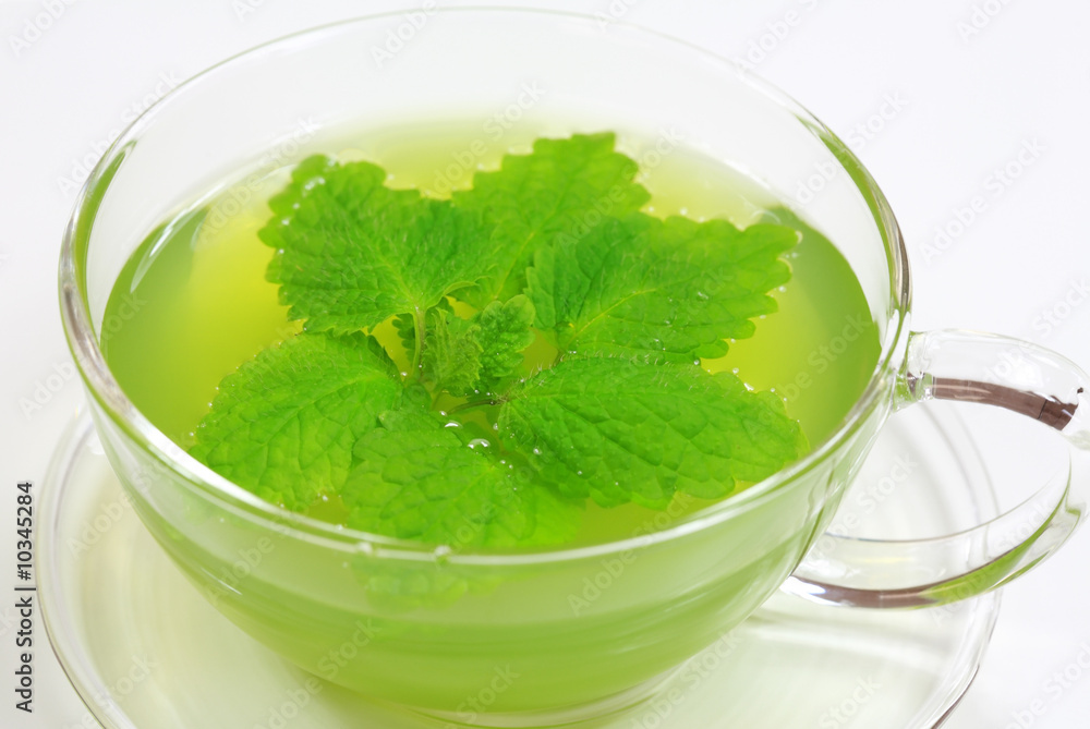 Herbal green tea with fresh mint and lemon