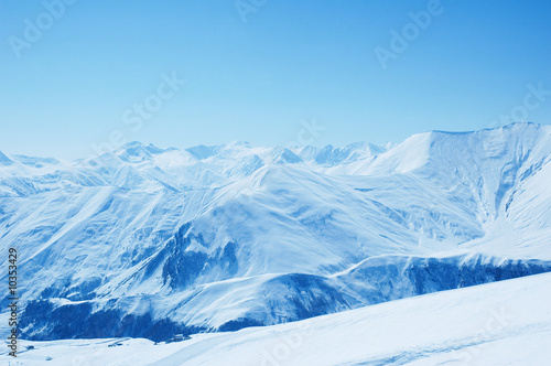 Winter mountains on a bright sunny day © Elnur
