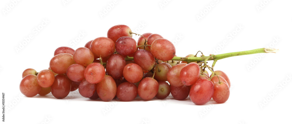 Obraz premium isolated red grapes on a white background