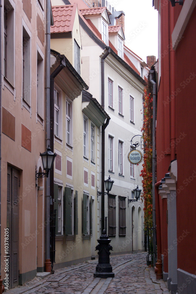 Obraz premium Pink street in ceter of Riga, Latvia